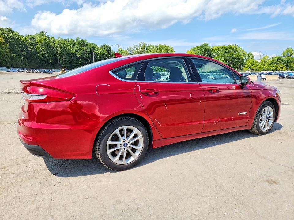 Photo 3 from auction – 2019 FORD FUSION with VIN 3FA6P0LU2KR204196