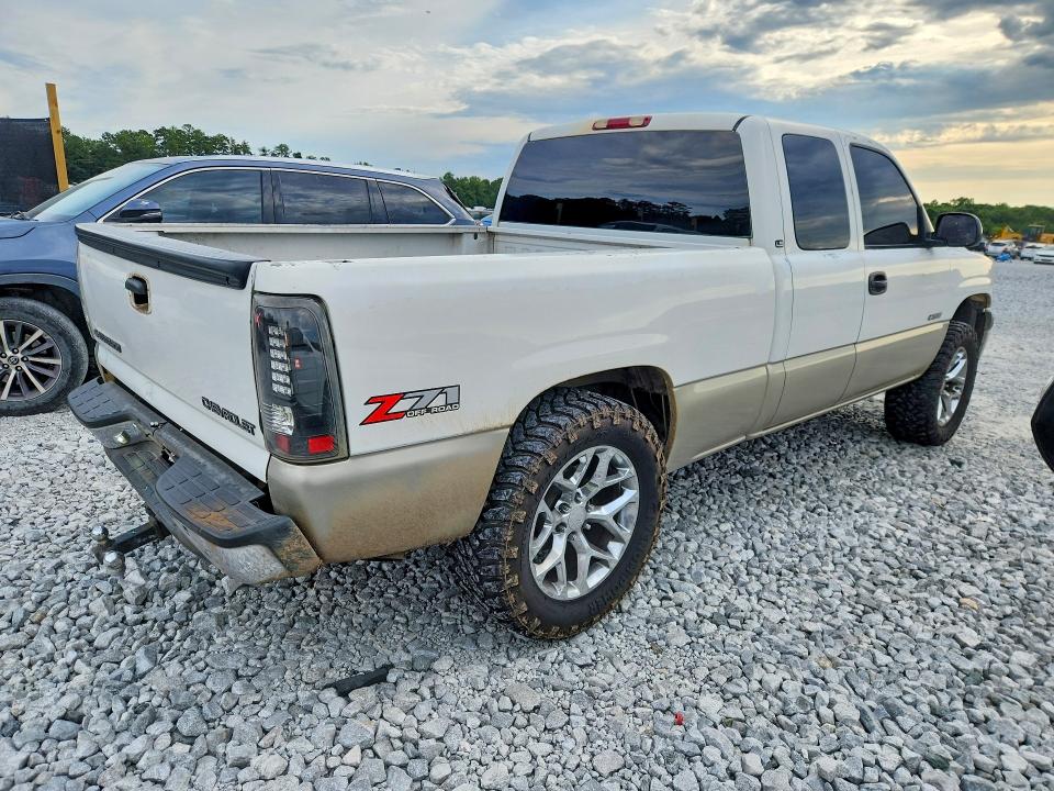 Photo 3 from auction – 2002 CHEVROLET SILVERADO with VIN 2GCEK19T721362689