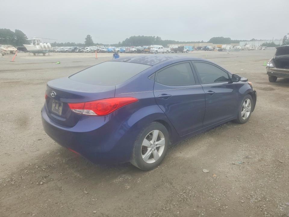 Photo 3 from auction – 2013 HYUNDAI ELANTRA with VIN 5NPDH4AE1DH209770