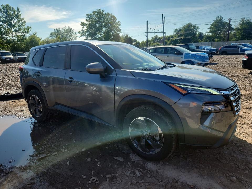 Photo 4 from auction – 2025 NISSAN ROGUE with VIN 5N1BT3BA5SC822023