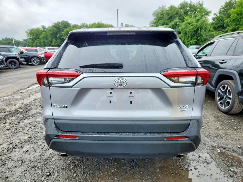Photo 6 from auction – 2027 TOYOTA RAV4 with VIN 2T3P1RFV7RC449964