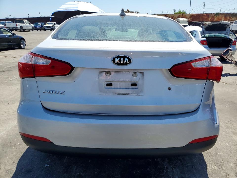 Photo 6 from auction – 2015 KIA FORTE with VIN KNAFK4A63F5364372