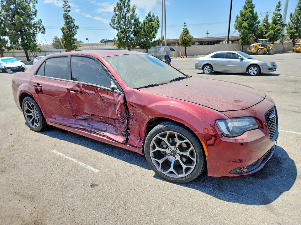 Photo 4 from auction – 2018 CHRYSLER 300 with VIN 2C3CCAAG3JH308139