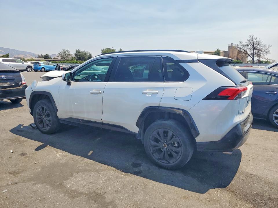 Zdjęcie 2 z aukcji – 2023 TOYOTA RAV4 z VIN 4T3T6RFV9PU112062