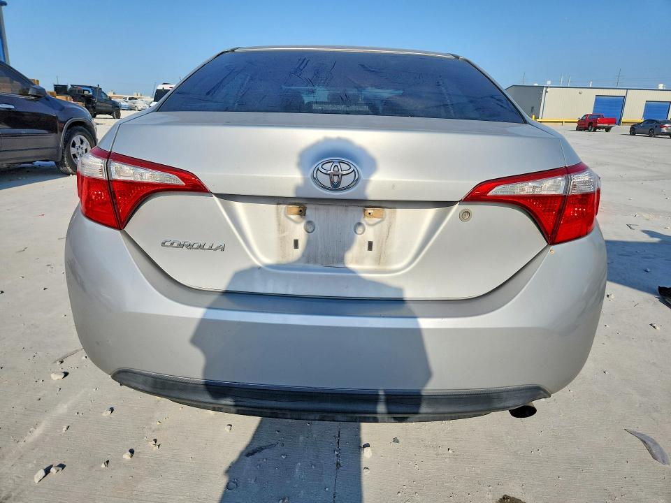Photo 6 from auction – 2015 TOYOTA COROLLA with VIN 5YFBURHE6FP195909