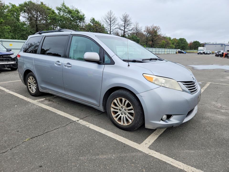 Photo 4 from auction – 2013 TOYOTA SIENNA with VIN 5TDYK3DC6DS369810