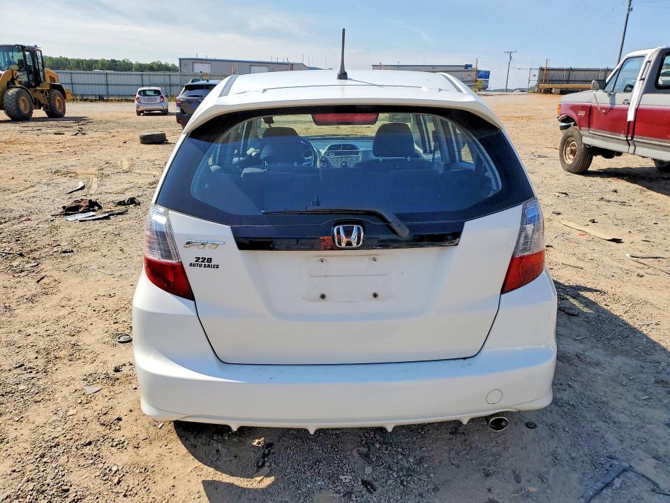 Photo 6 from auction – 2011 HONDA FIT with VIN JHMGE8H59BC015496