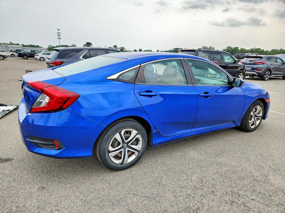 Photo 3 from auction – 2018 HONDA CIVIC with VIN 2HGFC2F5XJH575883
