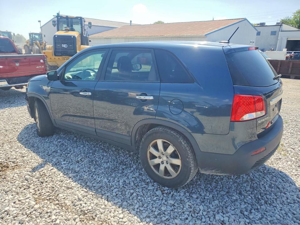Photo 2 from auction – 2011 KIA SORENTO with VIN 5XYKT3A10BG085198