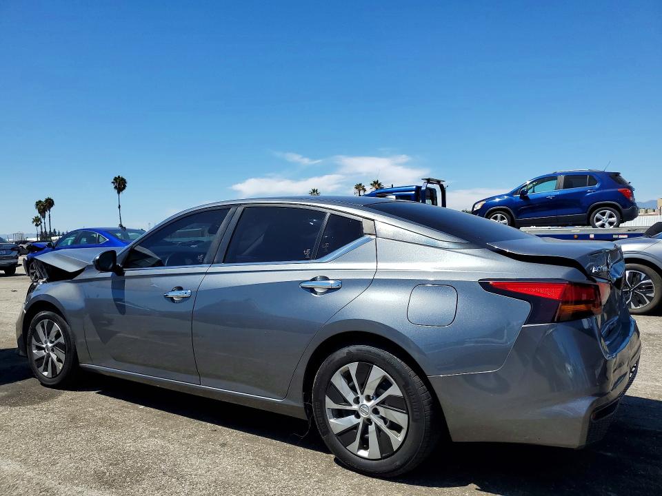 Photo 2 from auction – 2020 NISSAN ALTIMA with VIN 1N4BL4BV5LC160190