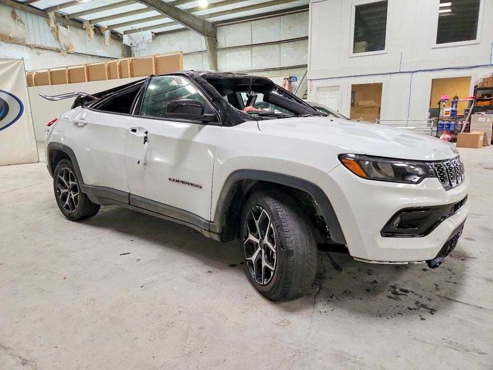 Photo 4 from auction – 2025 JEEP COMPASS with VIN 3C4NJDCN8ST565071