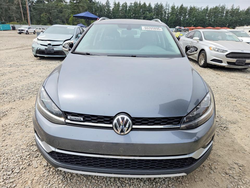 Photo 5 from auction – 2019 VOLKSWAGEN GOLF ALLTRACK with VIN 3VWH17AU2KM501561