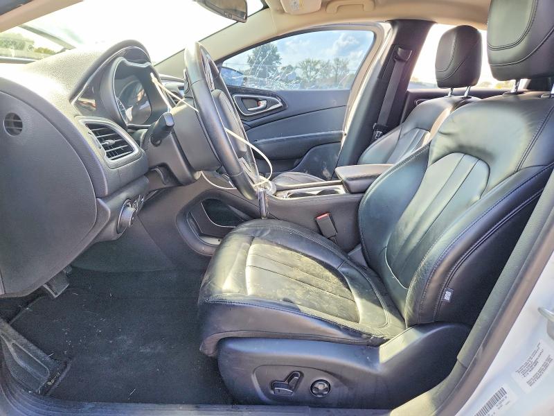 صورة رقم 7 من المزاد - 2015 CHRYSLER 200 مع VIN 1C3CCCCG5FN501304