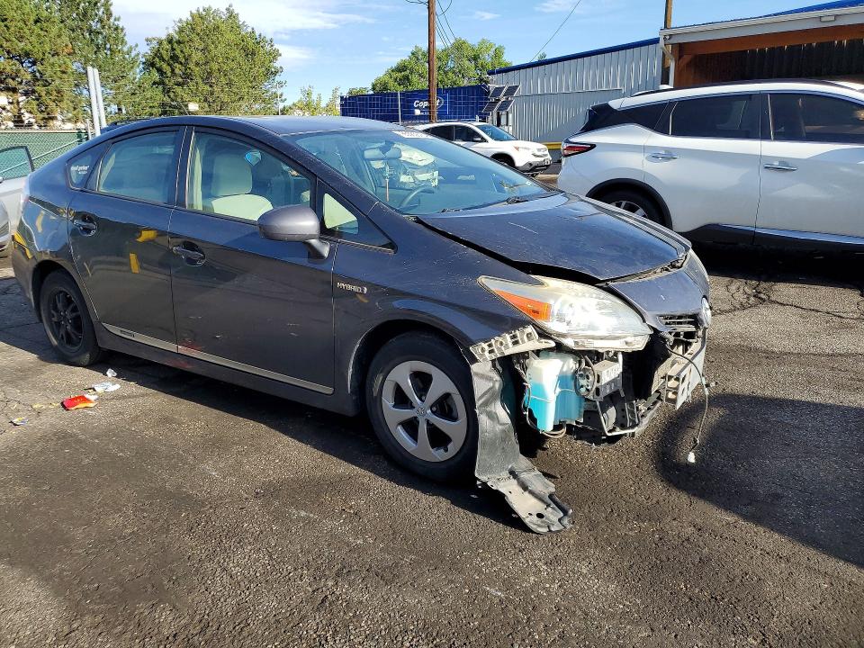Photo 4 from auction – 2014 TOYOTA PRIUS with VIN JTDKN3DU2E0385383