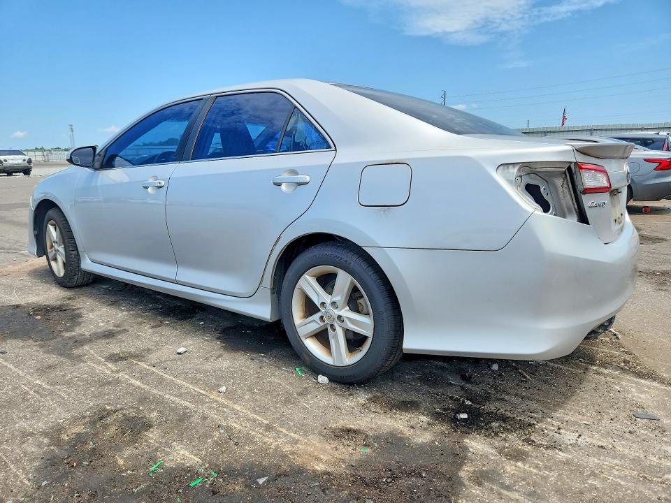 Zdjęcie 2 z aukcji – 2014 TOYOTA CAMRY z VIN 4T1BF1FK0EU339696