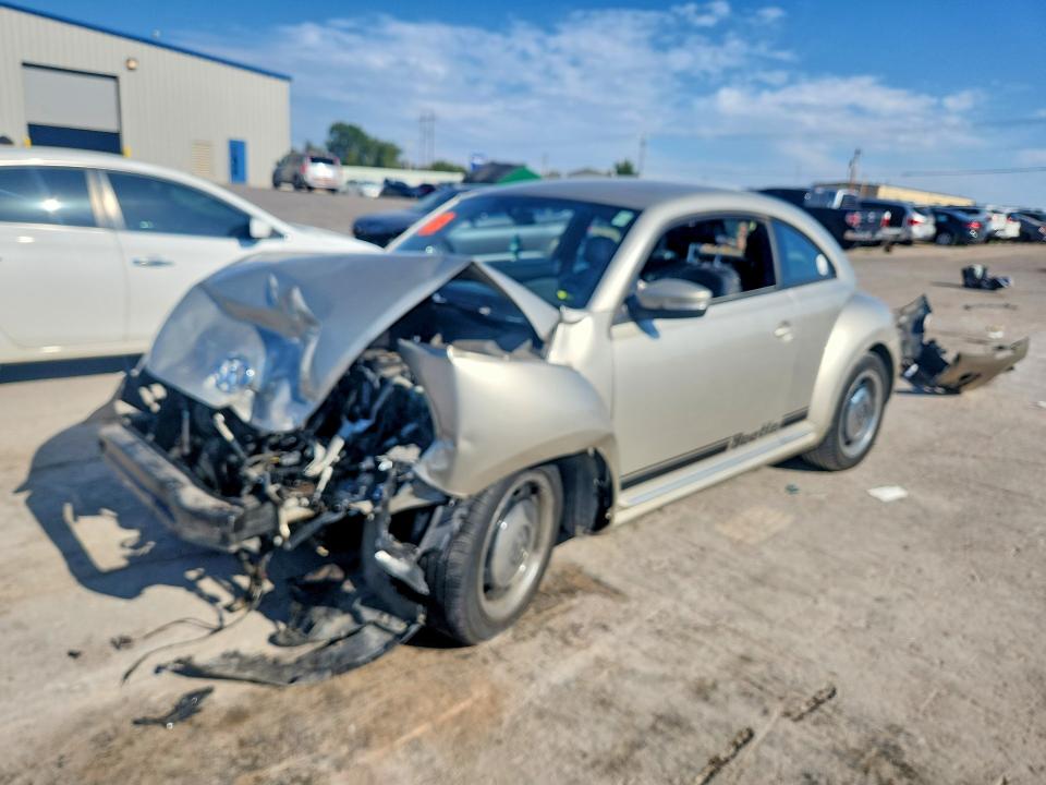 VOLKSWAGEN BEETLE 2012 with VIN 3VWJP7AT3CM648836 - Photo from auction