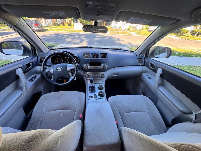 Photo 9 from auction – 2011 TOYOTA HIGHLANDER with VIN 5TDBK3EH2BS090027