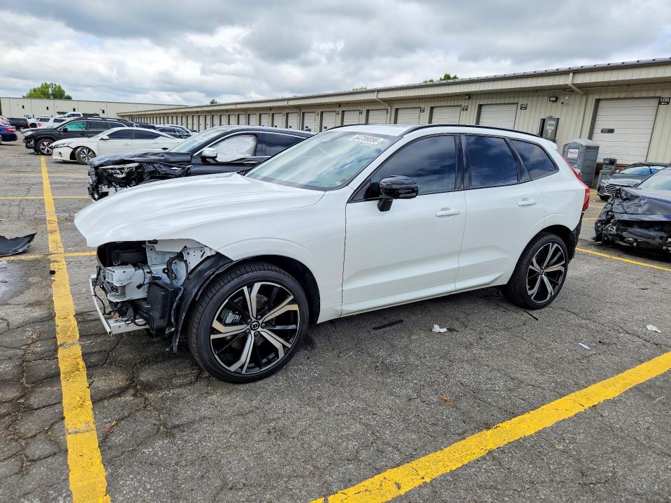 VOLVO XC60 2025 with VIN YV4M12RM6S1028752 - Photo from auction