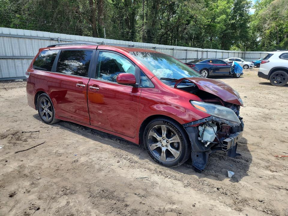 Photo 4 from auction – 2015 TOYOTA SIENNA with VIN 5TDXK3DCXFS661555