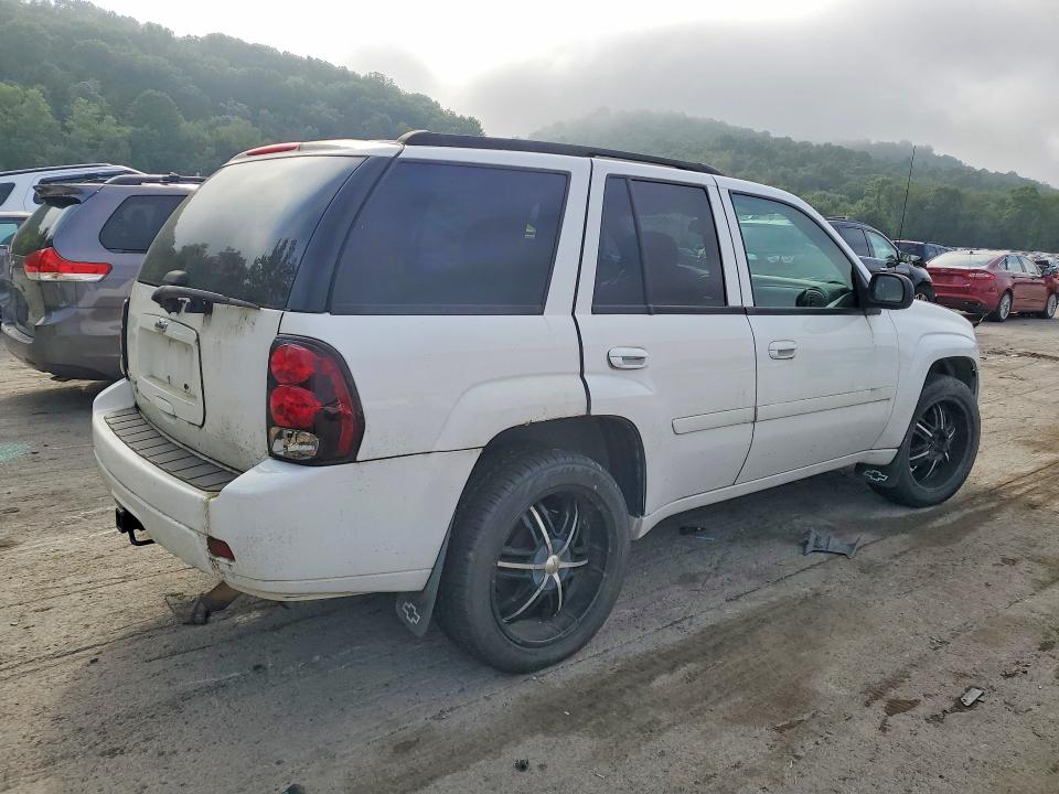 Photo 3 from auction – 2008 CHEVROLET TRAILBLAZER with VIN 1GNDT13SX82197360