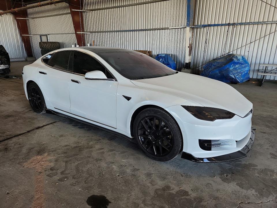 Фото 4 с аукциона – 2017 TESLA MODEL S с VIN 5YJSA1E27HF197168