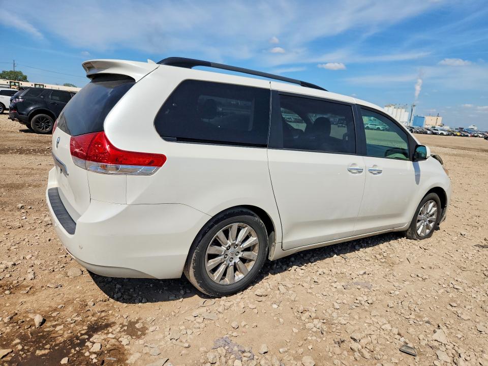 Photo 3 from auction – 2011 TOYOTA SIENNA with VIN 5TDDK3DC3BS029025