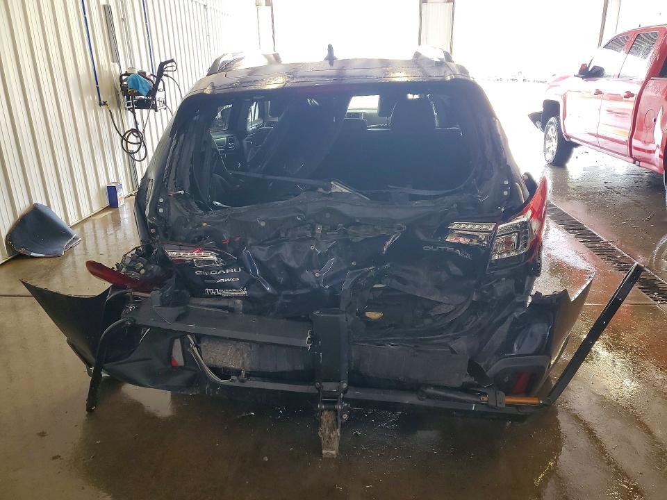 Photo 6 from auction – 2018 SUBARU OUTBACK with VIN 4S4BSATCXJ3247455
