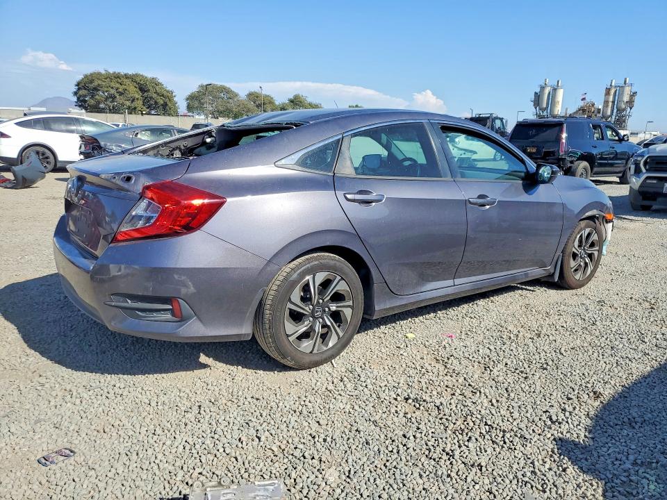 Photo 3 from auction – 2017 HONDA CIVIC with VIN 19XFC2F50HE230267