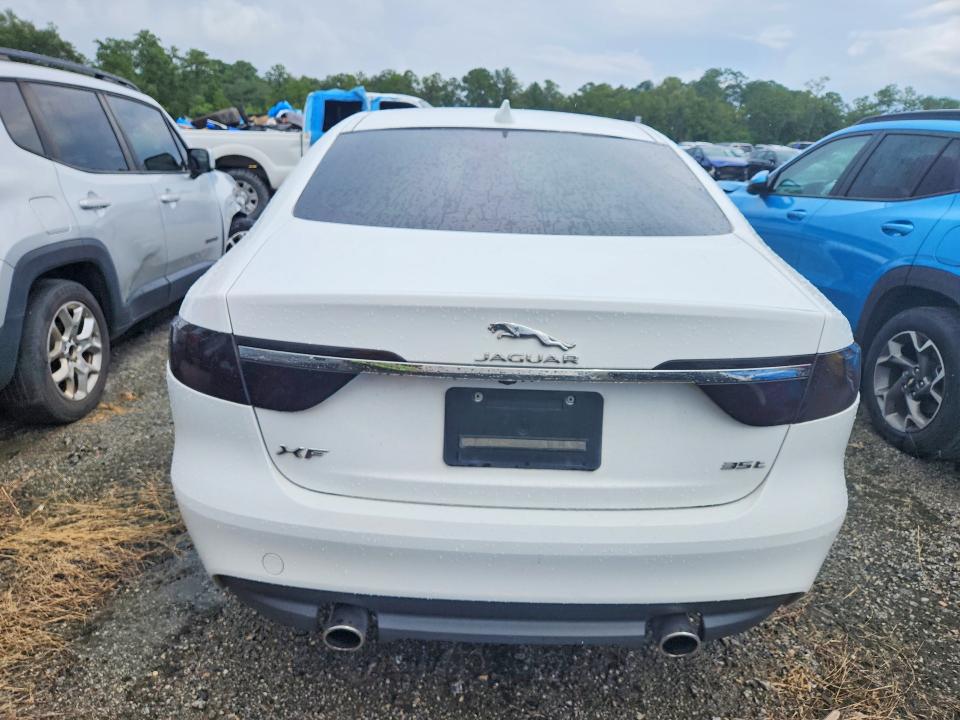 Photo 6 from auction – 2017 JAGUAR XF with VIN SAJBD4BV6HCY47193