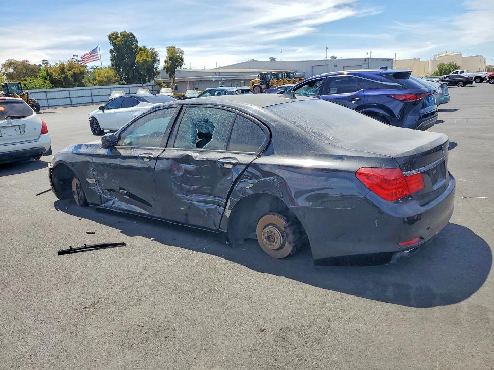 Photo 2 from auction – 2009 BMW 750 with VIN WBAKA83529CY33786
