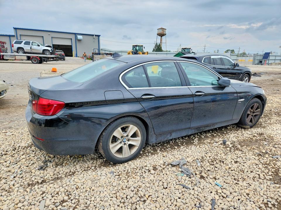 Foto 3 de la subasta – 2012 BMW 528 con VIN WBAXH5C56CDW02312