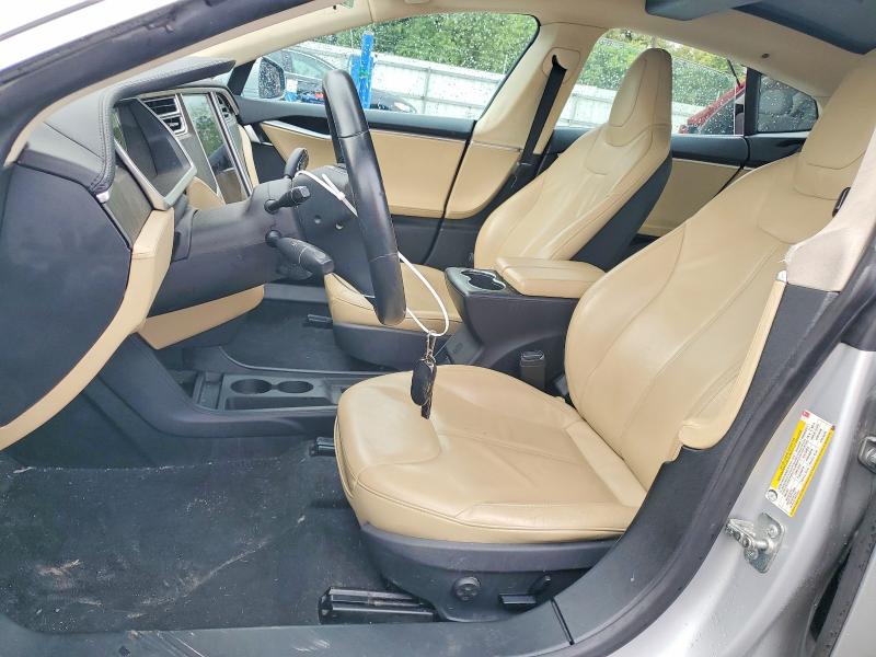 Photo 7 from auction – 2013 TESLA MODEL S with VIN 5YJSA1CN0DFP22076