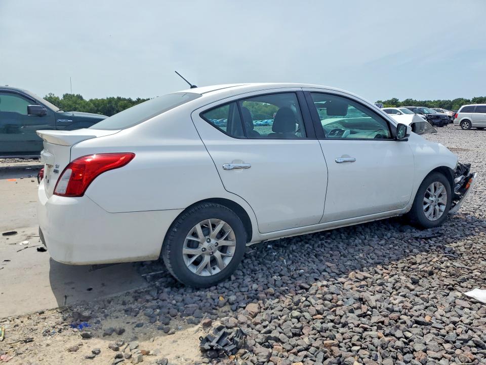 Photo 3 from auction – 2018 NISSAN VERSA with VIN 3N1CN7AP8JL881461