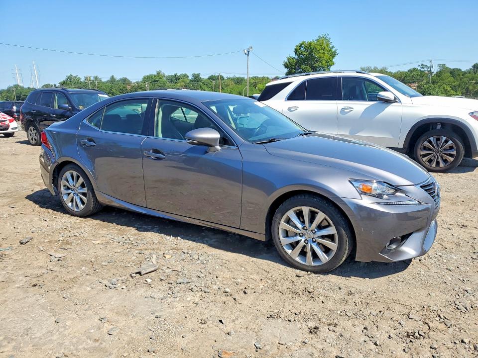 Photo 4 from auction – 2016 LEXUS IS with VIN JTHBA1D22G5010127