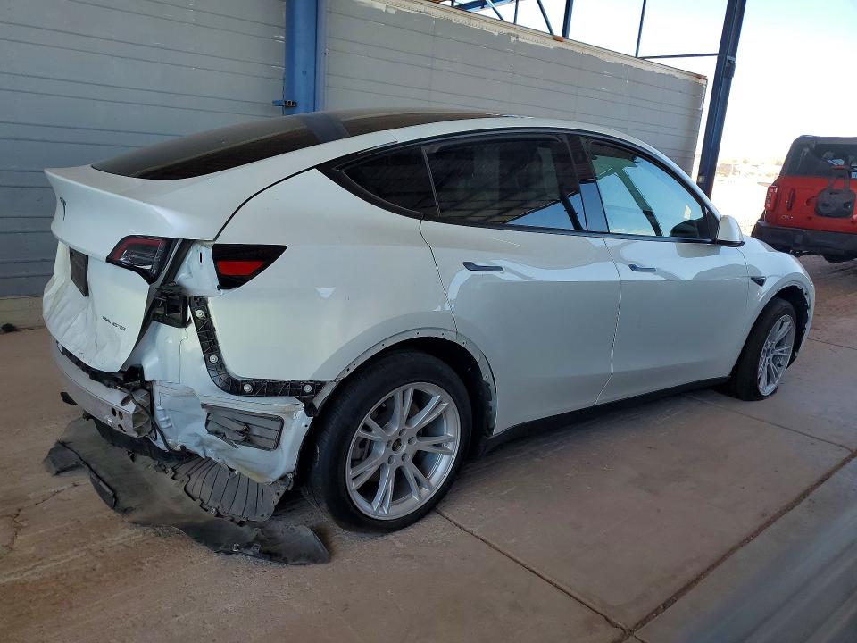 Photo 3 from auction – 2023 TESLA MODEL Y with VIN 7SAYGDEE0PA104008