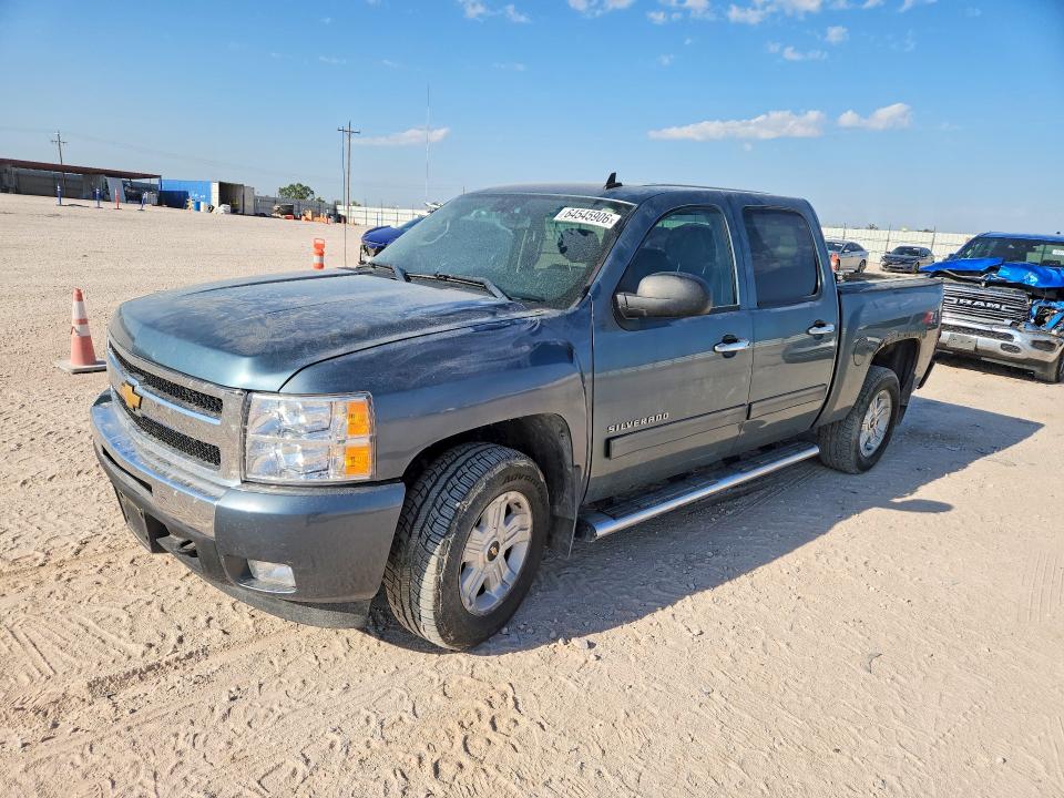 CHEVROLET SILVERADO 2011 with VIN 3GCPKSE31BG228952 - Photo from auction