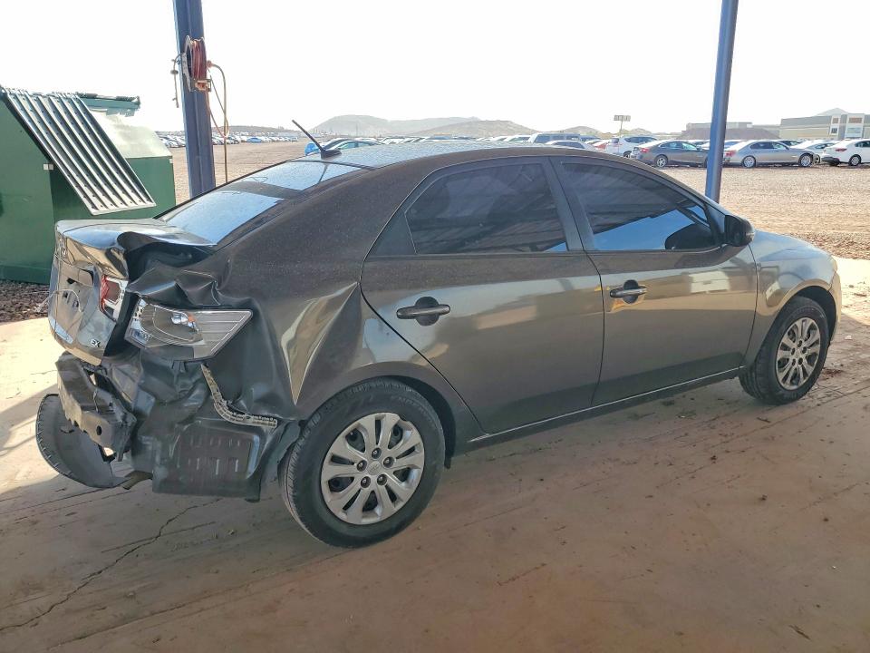 Photo 3 from auction – 2011 KIA FORTE with VIN KNAFU4A23B5448211
