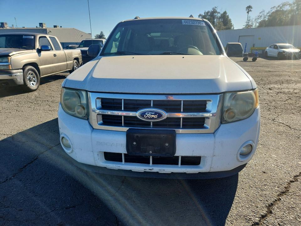 Photo 5 from auction – 2010 FORD ESCAPE with VIN 1FMCU9DGXAKC89824