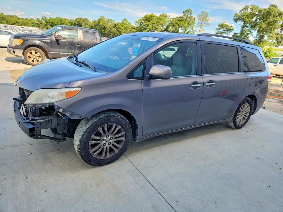 2014 TOYOTA SIENNA - Търг №62967786