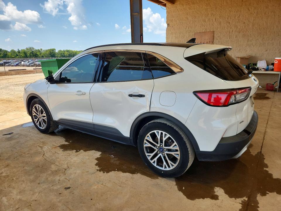 Photo 2 from auction – 2020 FORD ESCAPE with VIN 1FMCU0H63LUA66688
