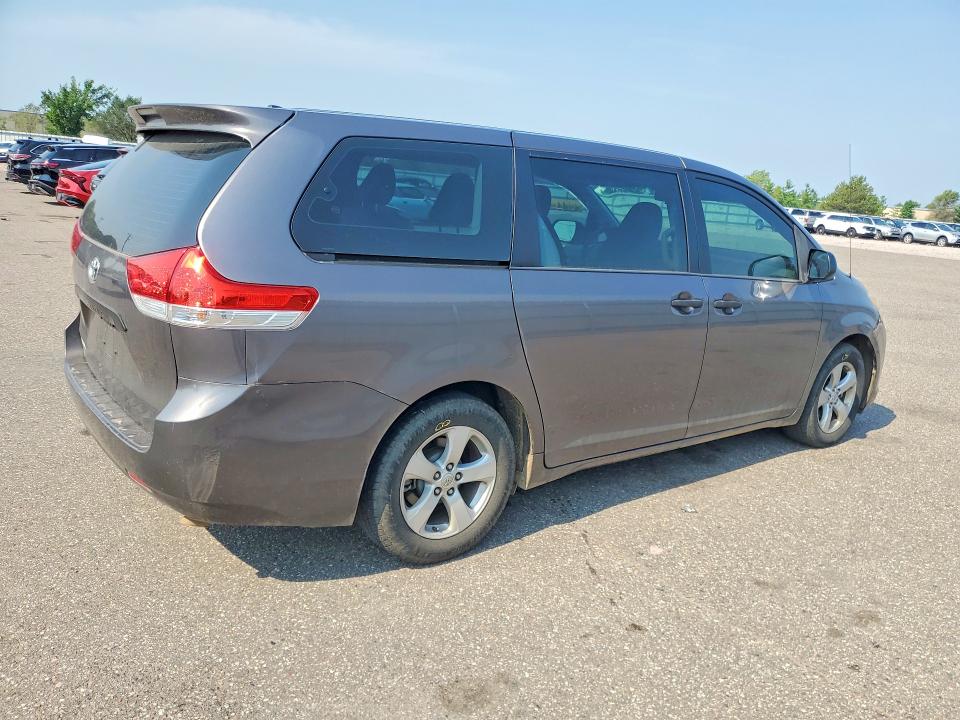 Photo 3 from auction – 2013 TOYOTA SIENNA with VIN 5TDZK3DC0DS305539