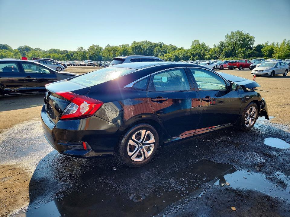 Photo 3 from auction – 2016 HONDA CIVIC with VIN 19XFC2F55GE200776