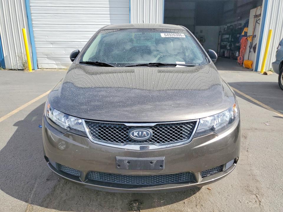 Zdjęcie 5 z aukcji – 2010 KIA FORTE z VIN KNAFU4A27A5301226