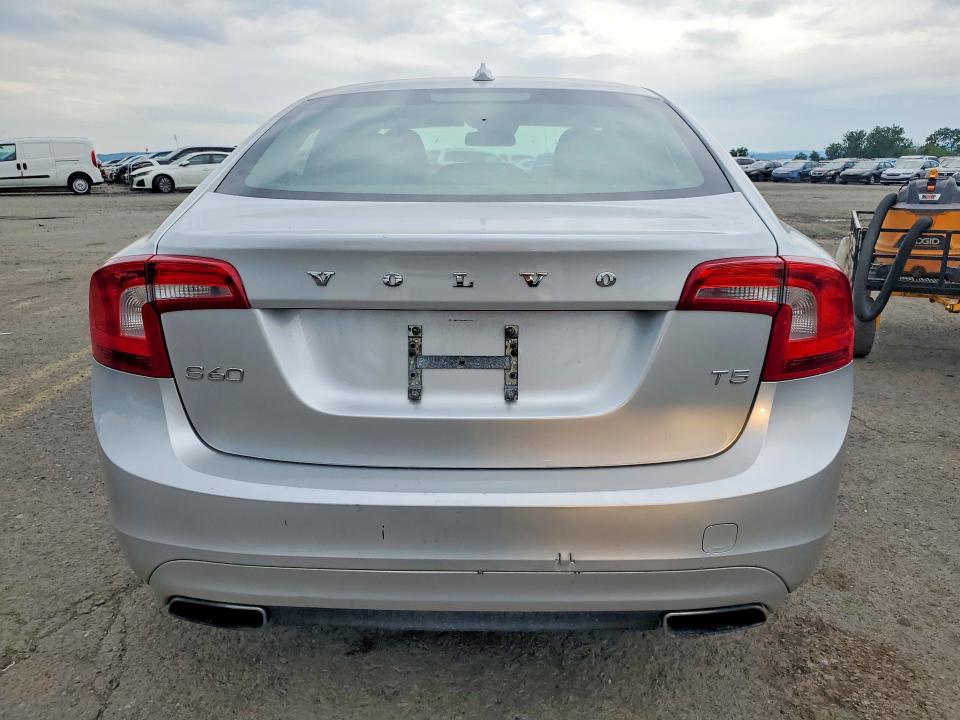 Фото 6 с аукциона – 2014 VOLVO S60 с VIN YV1612FS9E2290949