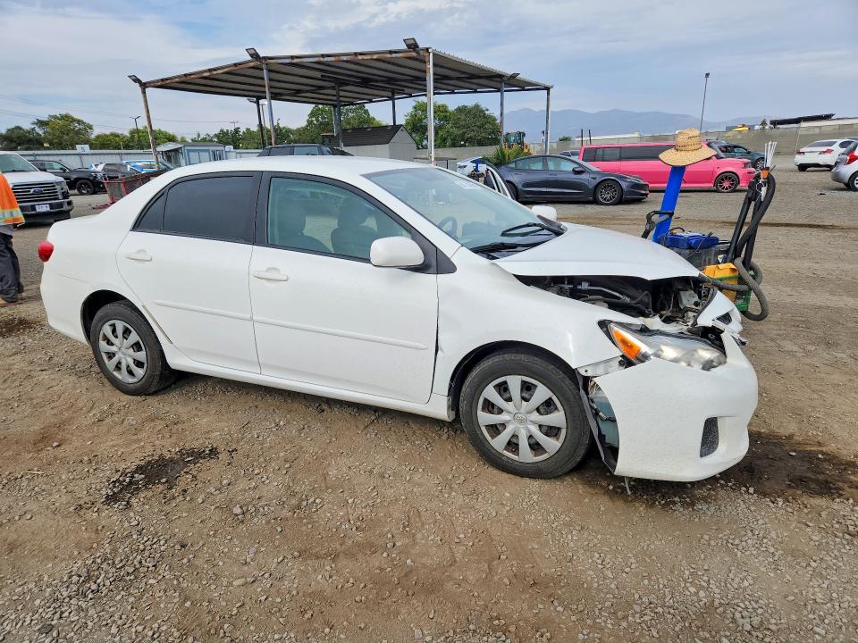 Photo 4 from auction – 2011 TOYOTA COROLLA with VIN JTDBU4EE2BJ099443