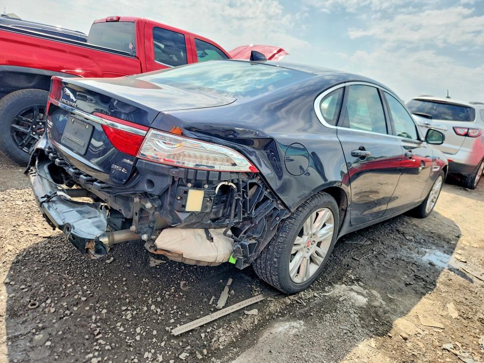 صورة رقم 3 من المزاد - 2017 JAGUAR XF مع VIN SAJBD4BV3HCY35597