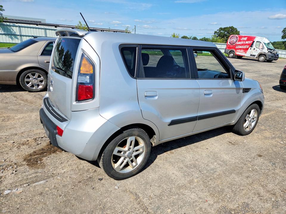 Photo 3 from auction – 2010 KIA SOUL with VIN KNDJT2A2XA7703945