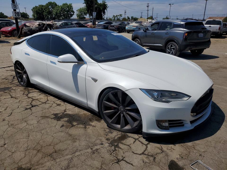 Photo 4 from auction – 2016 TESLA MODEL S with VIN 5YJSA1E49GF124982