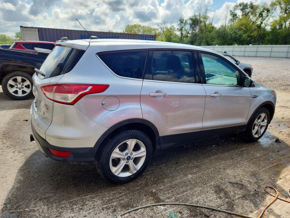 Photo 3 from auction – 2016 FORD ESCAPE with VIN 1FMCU9G92GUA84749