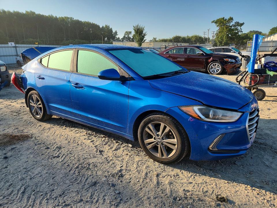 Photo 4 from auction – 2017 HYUNDAI ELANTRA with VIN 5NPD84LF6HH047890